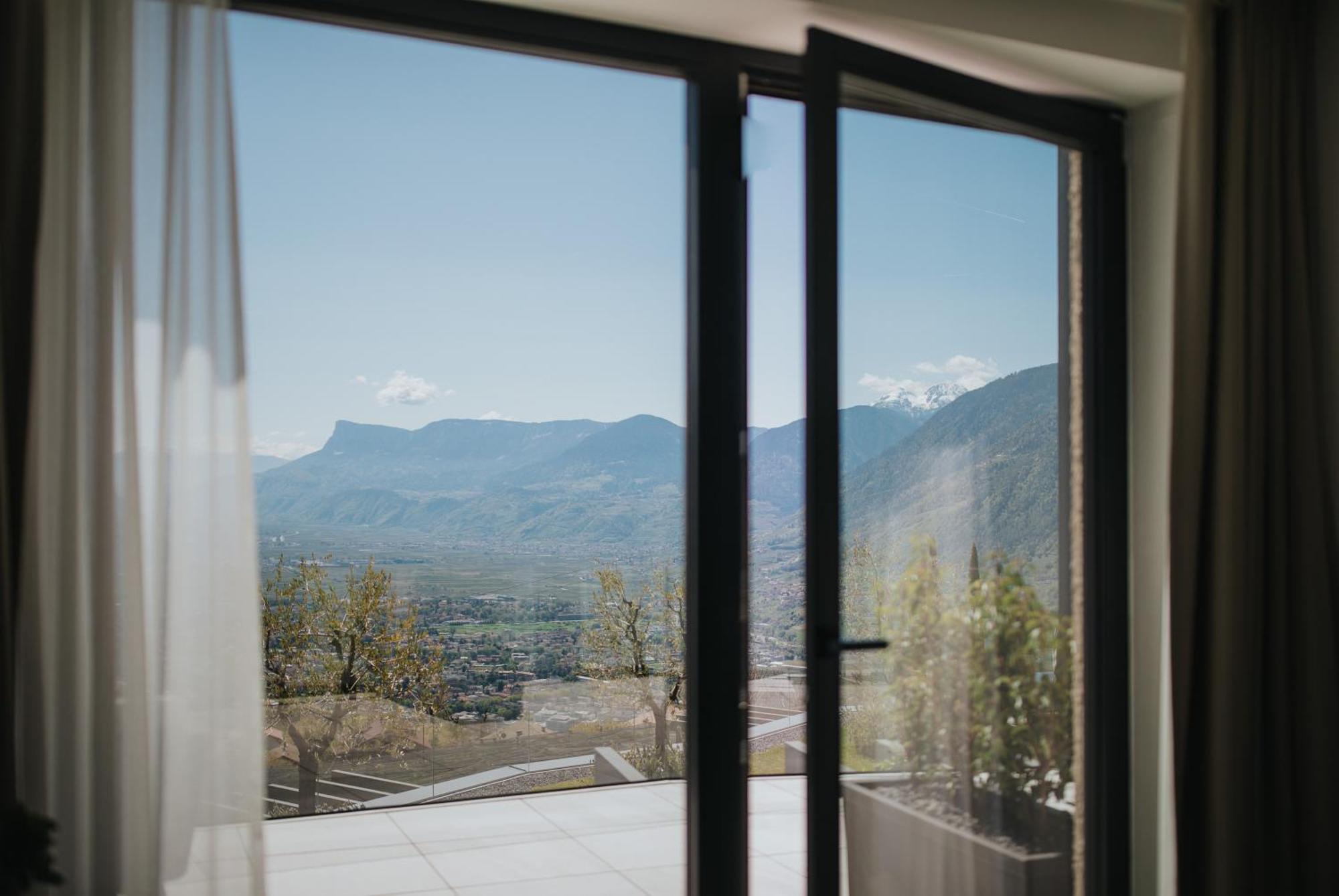 Bed and Breakfast La Vista Panoramic Hideaway (Adults Only) à Tirolo Chambre photo